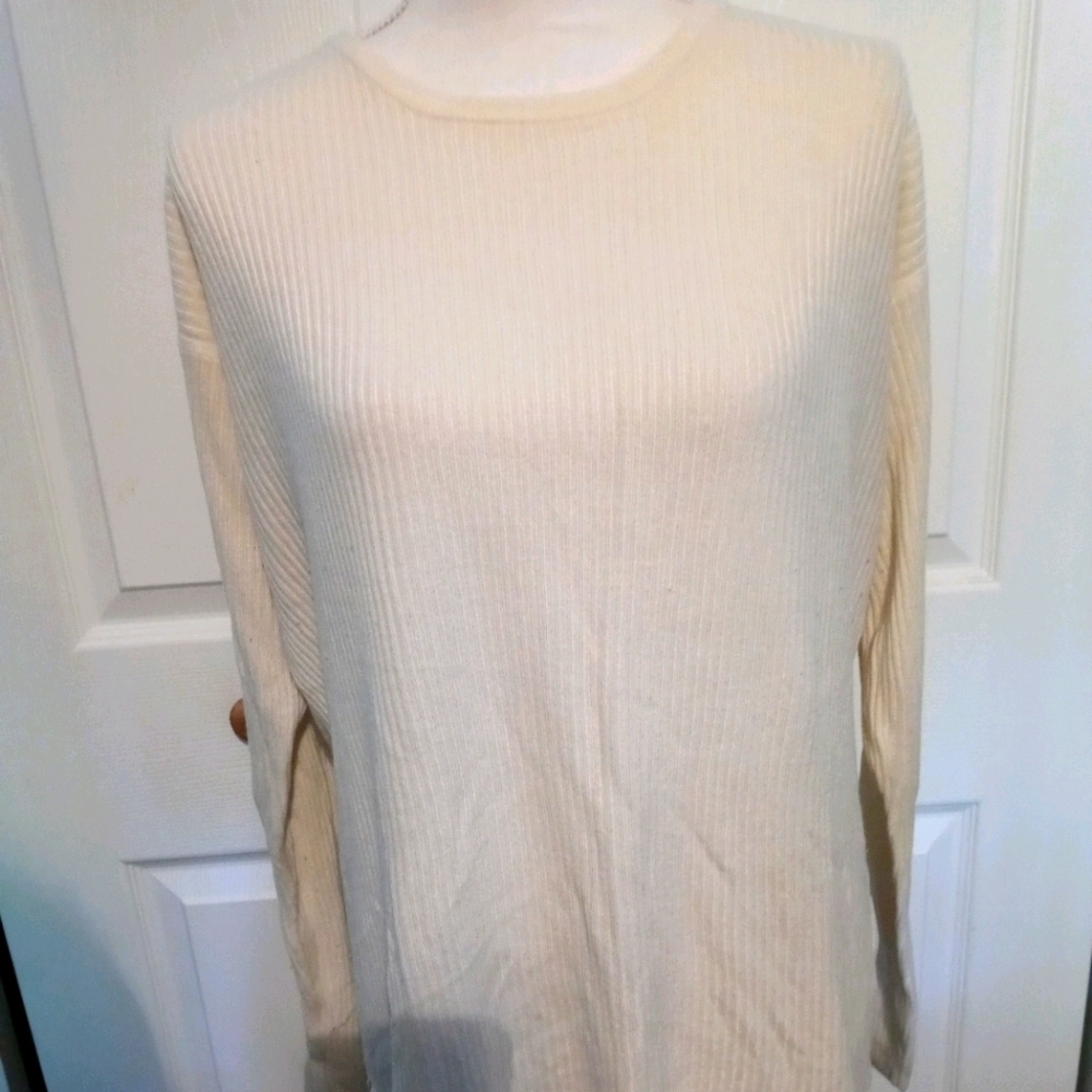 Women's Cream Color Size Medium Lightweight Sweate